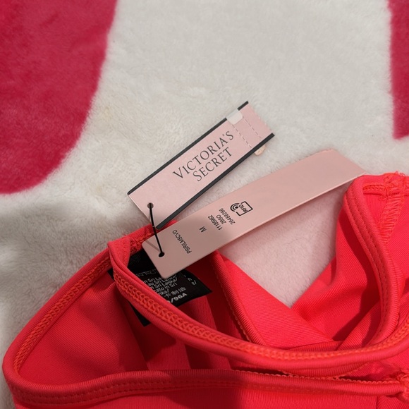 Victoria’s Secret Tank Top ✨ - Picture 5 of 5